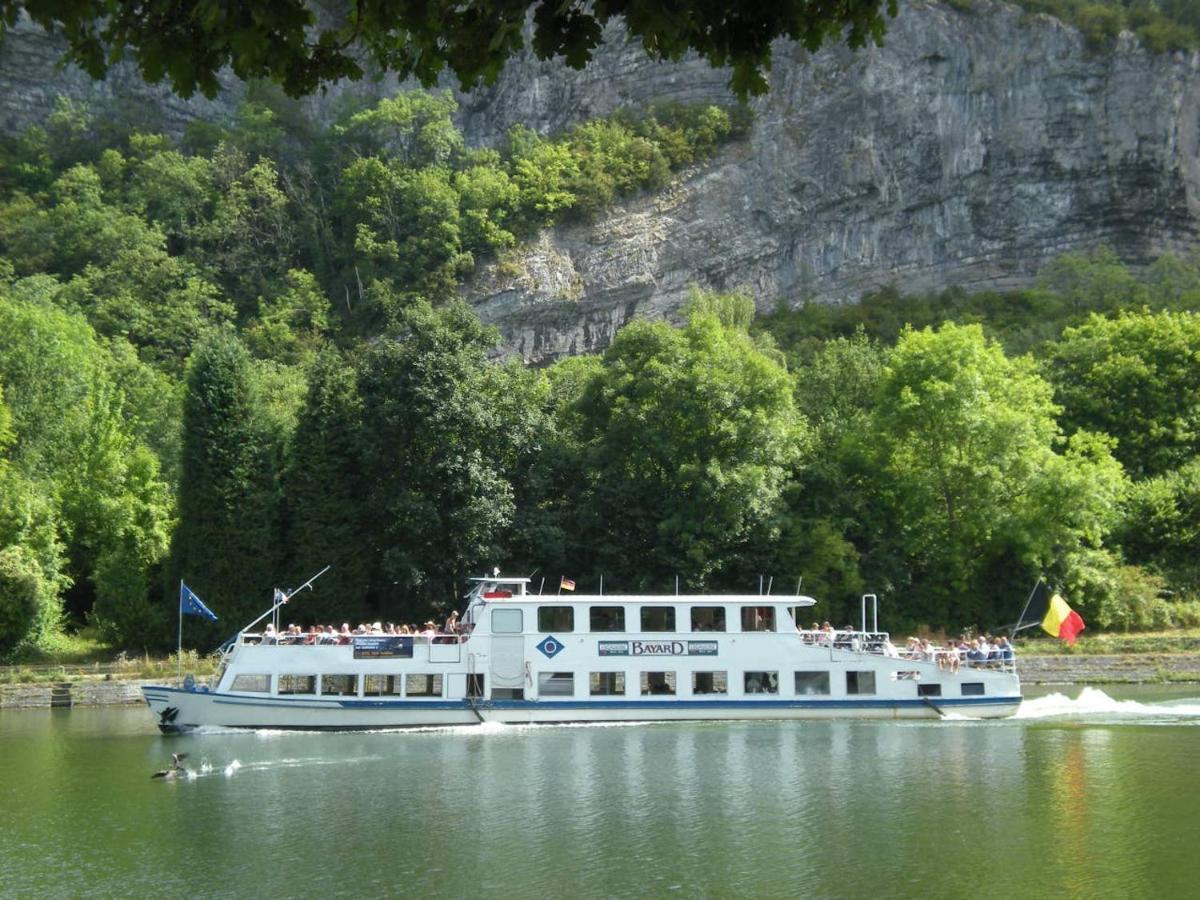 Au Bout Du Monde Villa Waulsort Exteriör bild