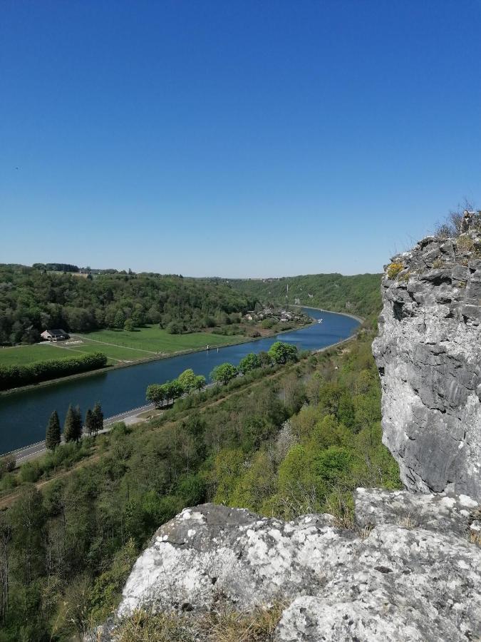 Au Bout Du Monde Villa Waulsort Exteriör bild